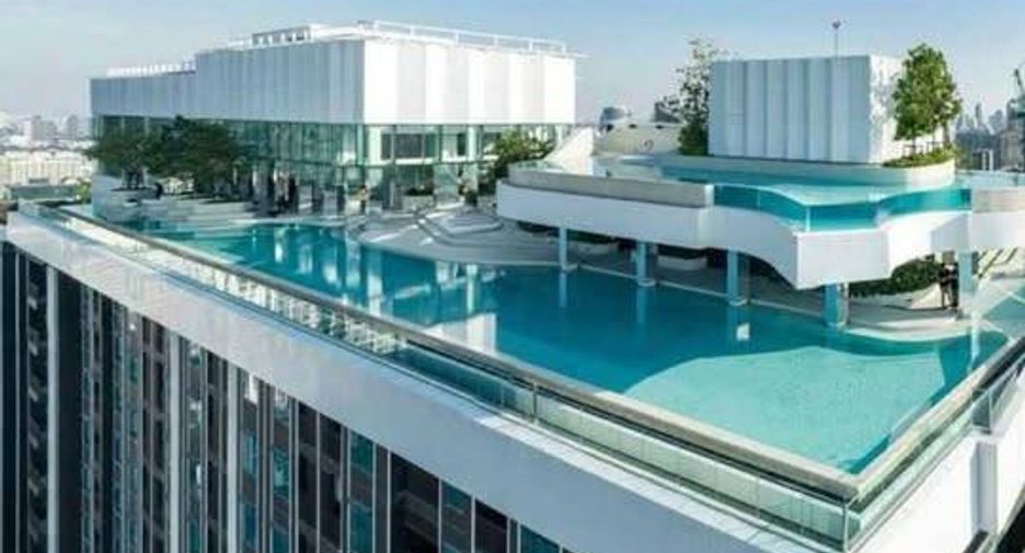 Продажа 1 кровать кондо в Хуаи Кхщанг, Бангкок