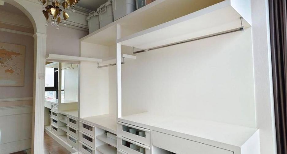 For sale 2 ベッドルーム condo in Bang Phlat, Bangkok