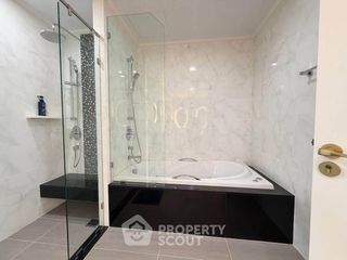 Condo en venta de 4 habitaciones en Watthana, Bangkok