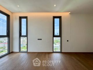 For sale 2 ベッドルーム condo in Phaya Thai, Bangkok