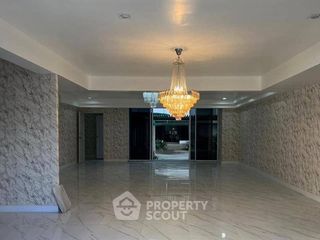 Condo en venta de 4 habitaciones en Watthana, Bangkok