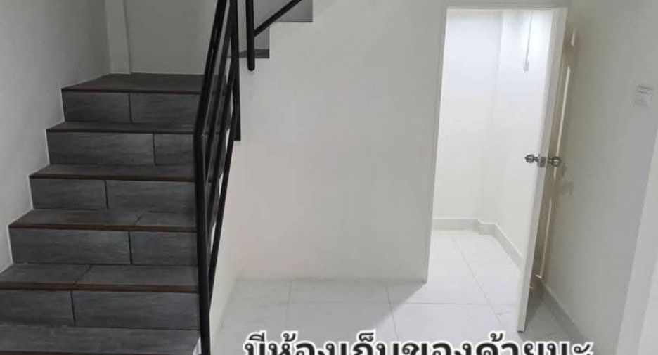 Reihenhaus zum Kauf mit 4 Zimmer in Khlong Sam Wa, Bangkok