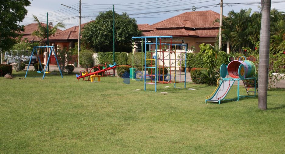Casa en alquiler de 2 habitaciones en Bang Lamung, Chonburi