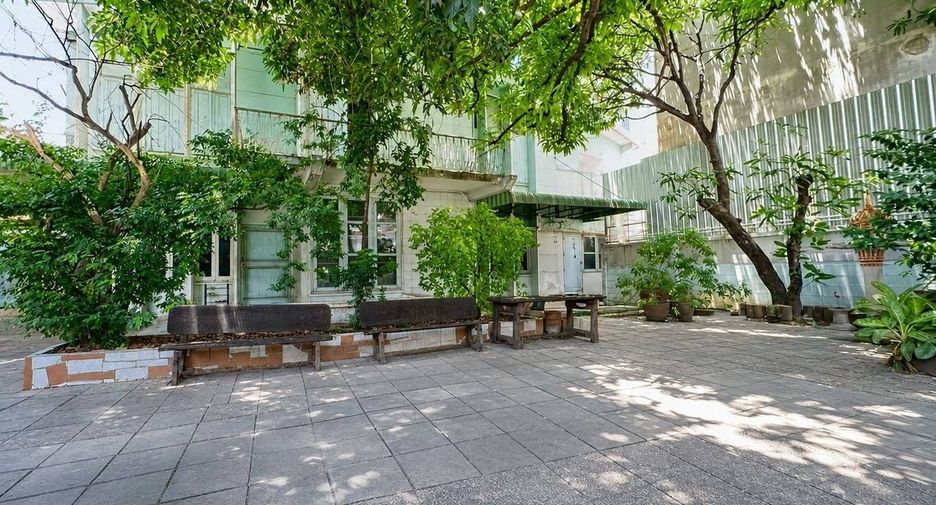 For sale 7 bedrooms house in Din Daeng, Bangkok