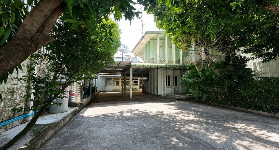 For sale 7 bedrooms house in Din Daeng, Bangkok