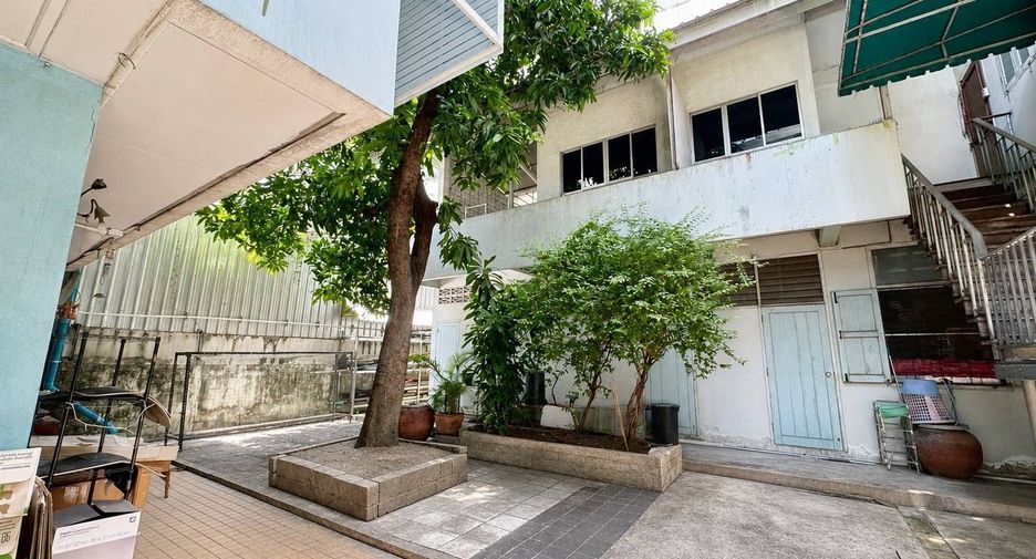 For sale 7 bedrooms house in Din Daeng, Bangkok