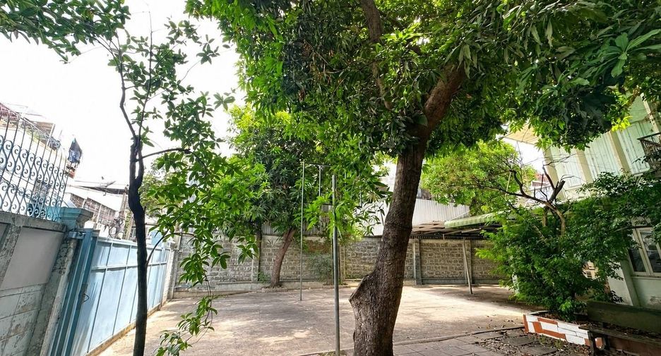 For sale 7 bedrooms house in Din Daeng, Bangkok