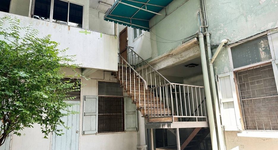 For sale 7 bedrooms house in Din Daeng, Bangkok