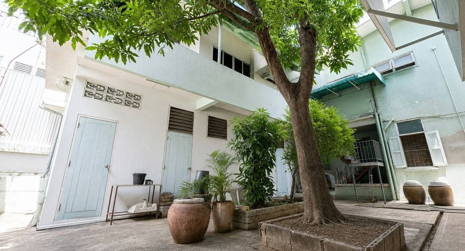 For sale 7 bedrooms house in Din Daeng, Bangkok