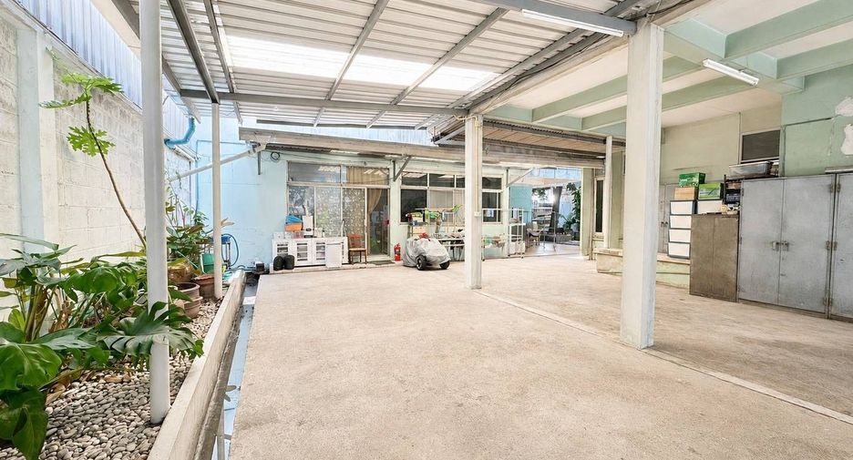 For sale 7 bedrooms house in Din Daeng, Bangkok