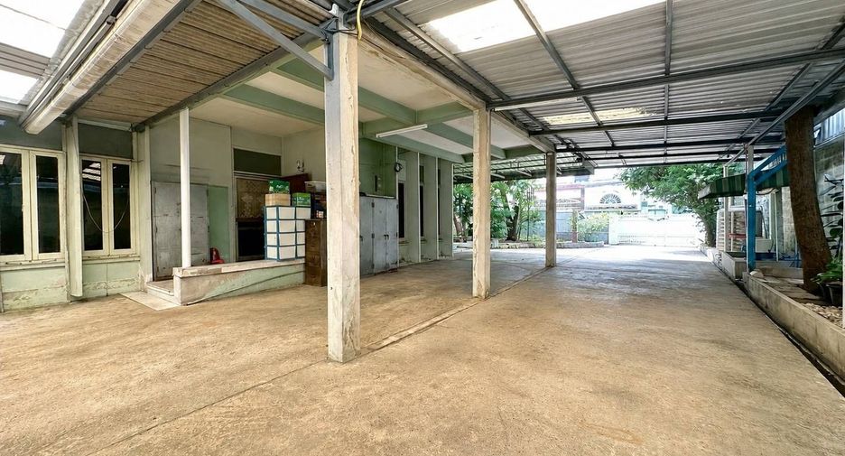 For sale 7 bedrooms house in Din Daeng, Bangkok