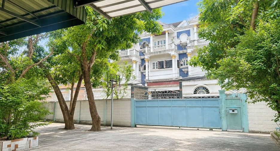 For sale 7 bedrooms house in Din Daeng, Bangkok