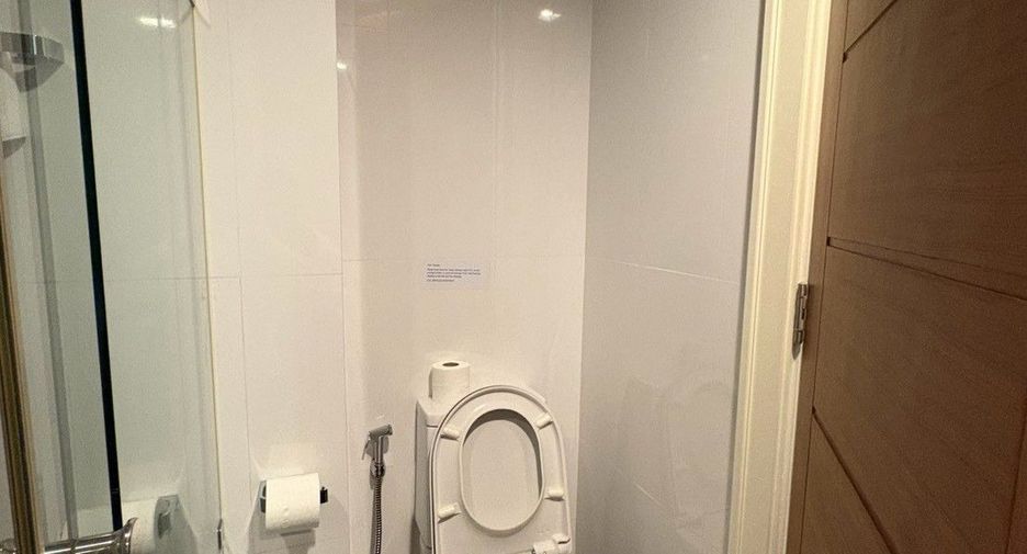 For rent 2 bedrooms apartment in Khlong Toei, Bangkok