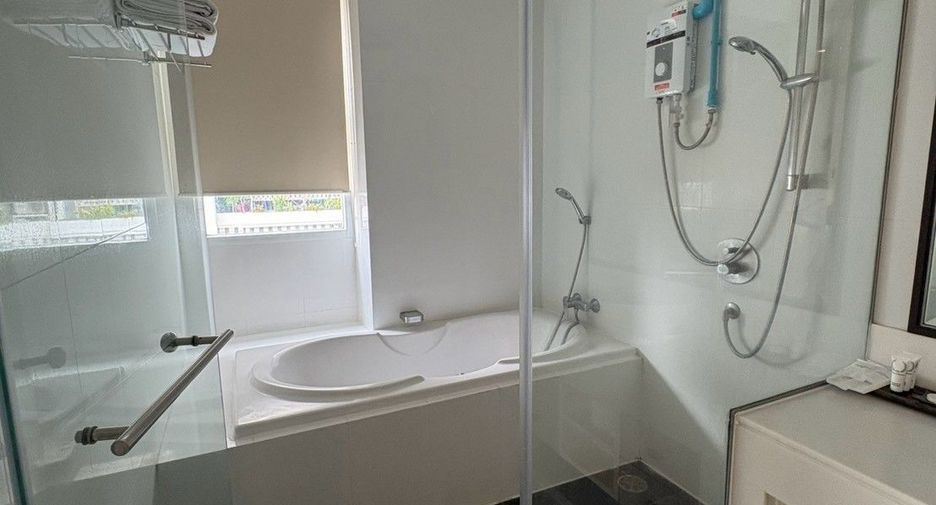 For rent 2 bedrooms apartment in Khlong Toei, Bangkok