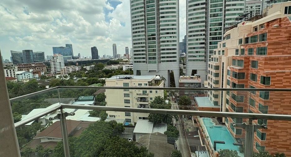 For rent 2 bedrooms apartment in Khlong Toei, Bangkok