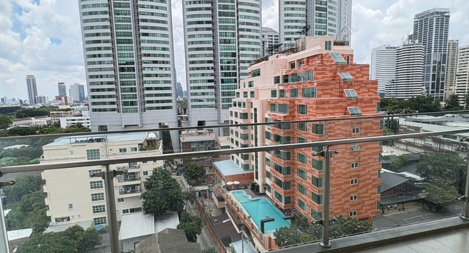 For rent 2 bedrooms apartment in Khlong Toei, Bangkok