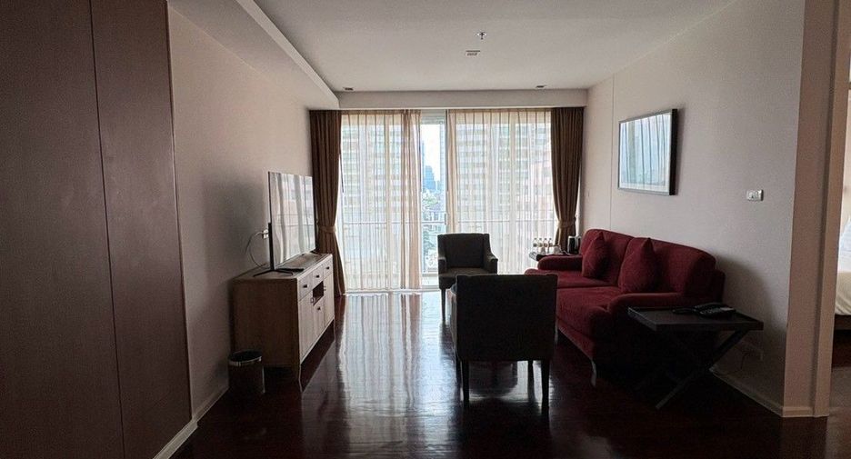 For rent 2 bedrooms apartment in Khlong Toei, Bangkok