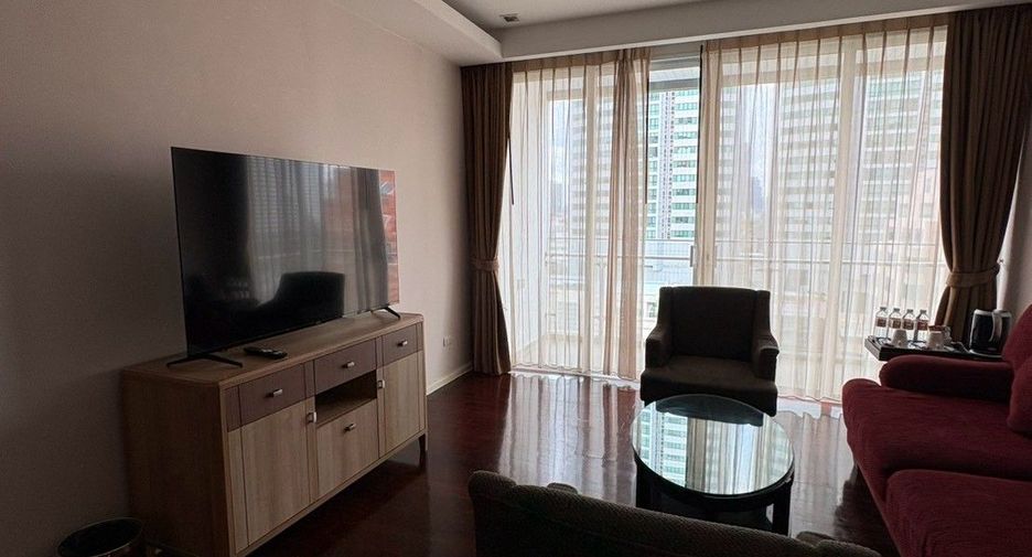 For rent 2 bedrooms apartment in Khlong Toei, Bangkok