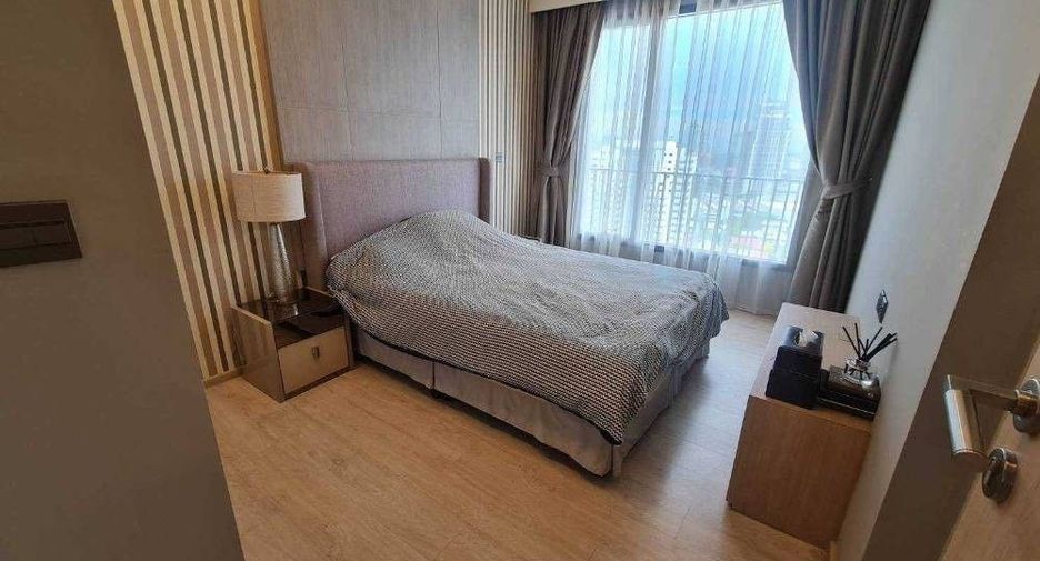 Condo en alquiler de 3 habitaciones en Watthana, Bangkok
