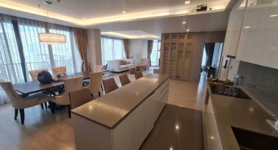 Condo en alquiler de 3 habitaciones en Watthana, Bangkok