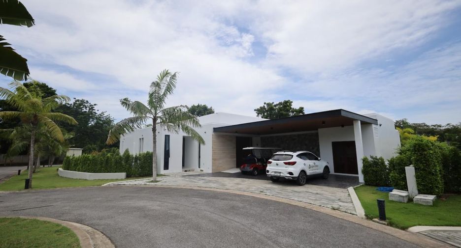 For sale 3 ベッドルーム villa in Bang Saray, Pattaya