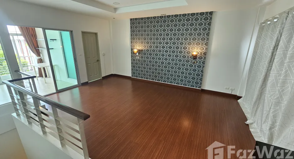 Casa adosada en venta de 3 habitaciones en Mueang Samut Prakan, Samut Prakan