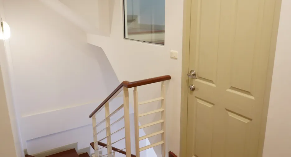 Casa adosada en venta de 3 habitaciones en Mueang Samut Prakan, Samut Prakan