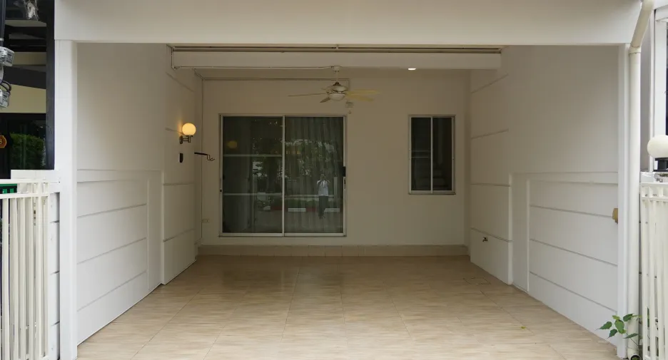Casa adosada en venta de 3 habitaciones en Mueang Samut Prakan, Samut Prakan