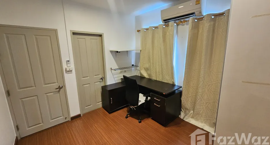 Casa adosada en venta de 3 habitaciones en Mueang Samut Prakan, Samut Prakan