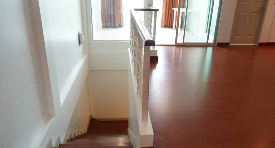 Casa adosada en venta de 3 habitaciones en Mueang Samut Prakan, Samut Prakan