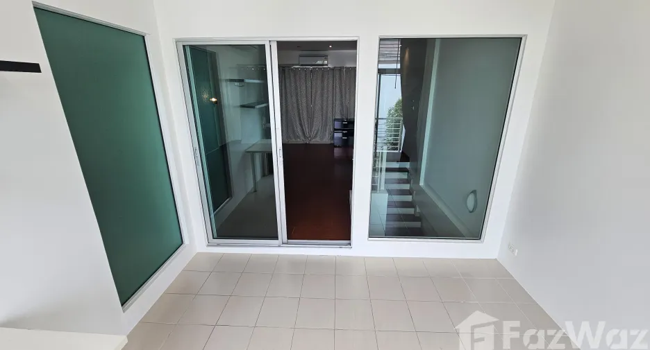 Casa adosada en venta de 3 habitaciones en Mueang Samut Prakan, Samut Prakan