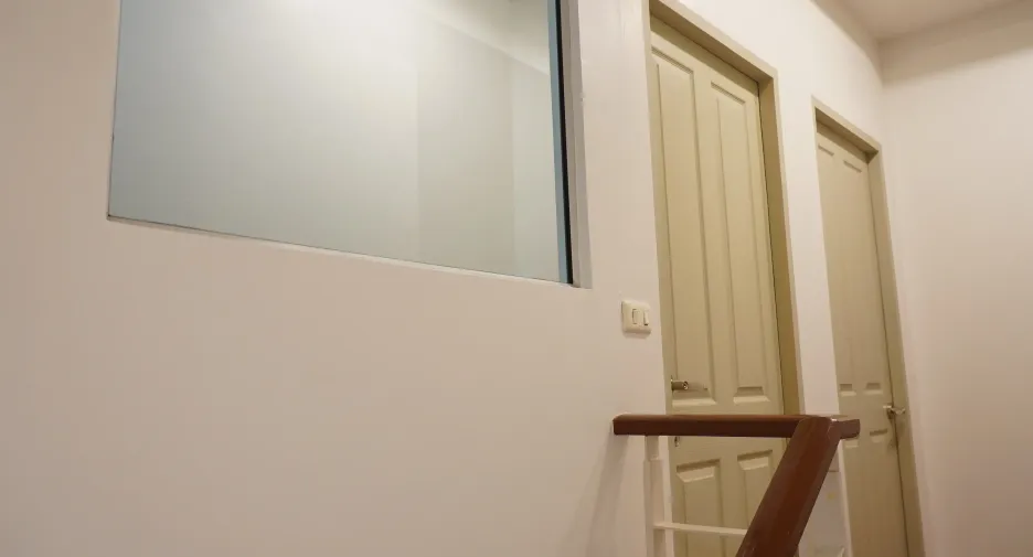 Casa adosada en venta de 3 habitaciones en Mueang Samut Prakan, Samut Prakan