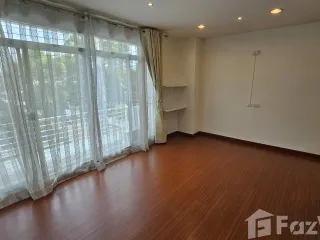 Casa adosada en venta de 3 habitaciones en Mueang Samut Prakan, Samut Prakan