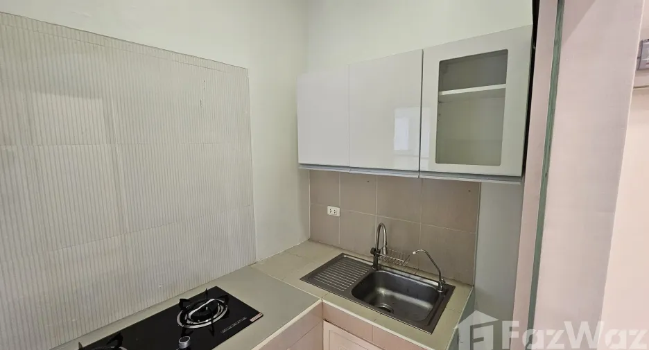 Casa adosada en venta de 3 habitaciones en Mueang Samut Prakan, Samut Prakan
