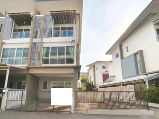 Reihenhaus zum Kauf mit 3 Zimmer in Thung Khru, Bangkok