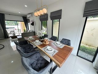 For sale 4 ベッドルーム townhouse in Bang Lamung, Chonburi