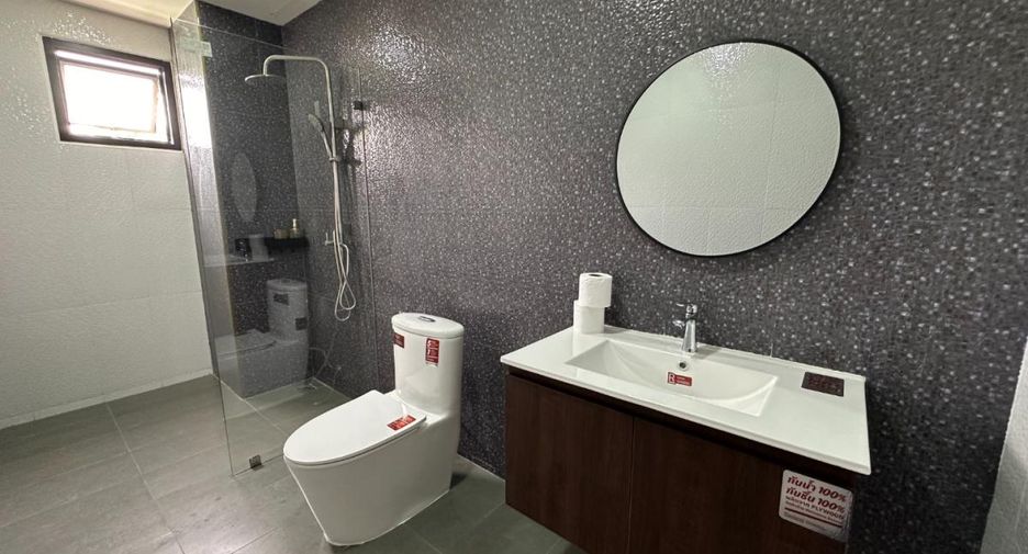 For sale 4 ベッドルーム townhouse in Bang Lamung, Chonburi