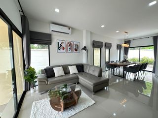 For sale 4 ベッドルーム townhouse in Bang Lamung, Chonburi