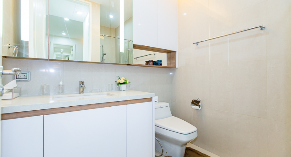 À vendre 2 chambres condo à Pathum Wan, Bangkok
