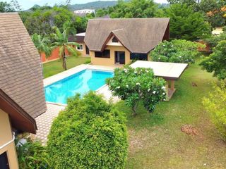 Villa zum Kauf mit 6 Zimmer in Bang Saray, Pattaya