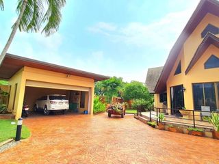 Villa zum Kauf mit 6 Zimmer in Bang Saray, Pattaya
