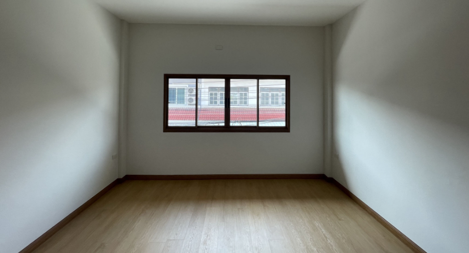 For sale 3 ベッドルーム retail Space in Bang Lamung, Chonburi