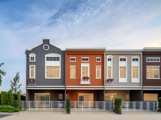 For sale 4 bedrooms townhouse in Mueang Pathum Thani, Pathum Thani