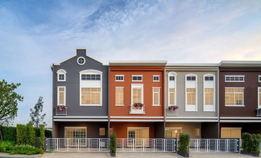 For sale 4 ベッドルーム townhouse in Mueang Pathum Thani, Pathum Thani