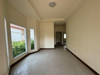 Casa adosada en venta de 2 habitaciones en Mueang Rayong, Rayong