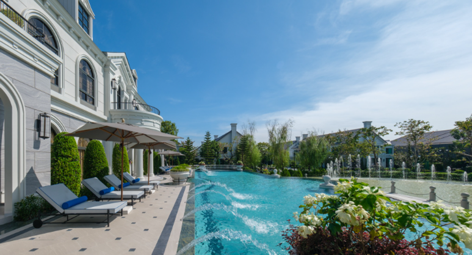 For sale 5 bedrooms house in Saphan Sung, Bangkok