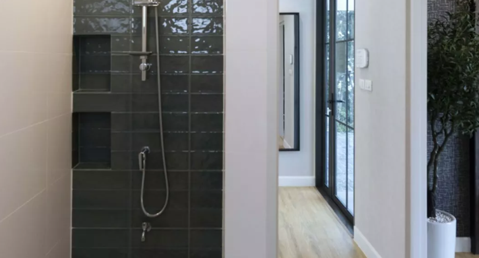 For sale 4 bedrooms house in Mueang Pathum Thani, Pathum Thani