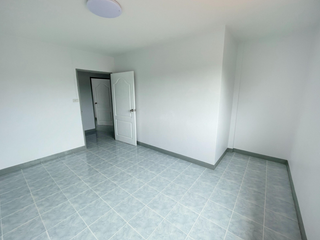 Casa adosada en venta de 2 habitaciones en Mueang Rayong, Rayong