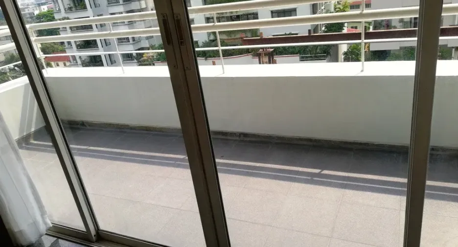 For rent 3 bedrooms condo in Sathon, Bangkok