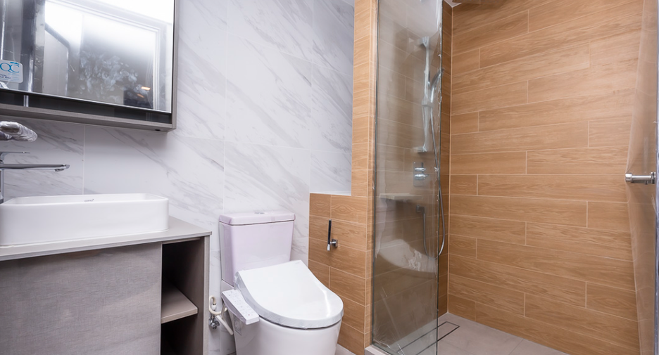 For sale 1 bed condo in Watthana, Bangkok